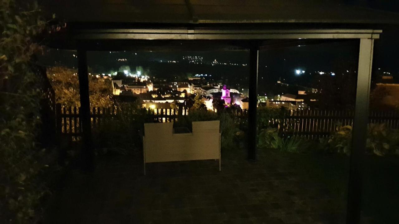 Blick Ueber Krems Mit Gartenpavillon Exterior photo